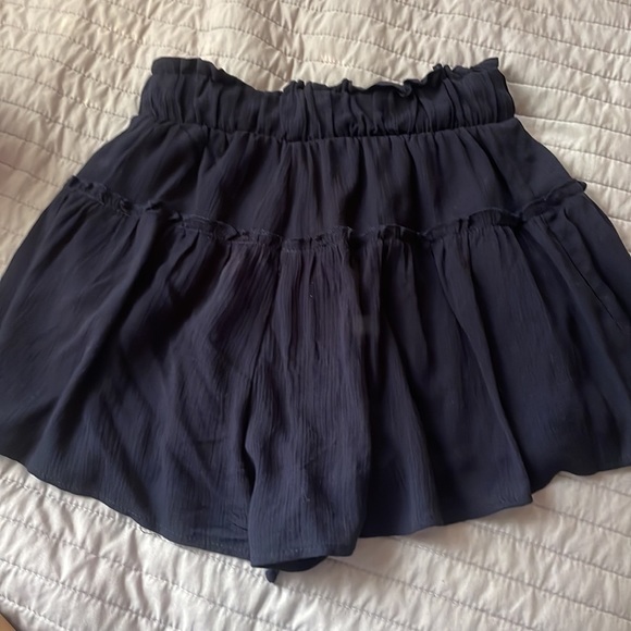 Altard state skort that looks like a skirt, size women’s xs and color navy. - Picture 2 of 4